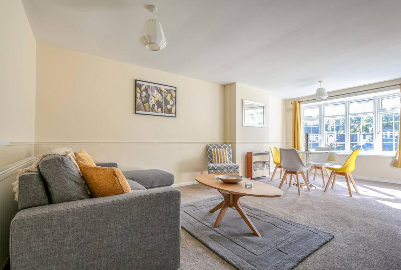 Eaton House Apartment Chester Bagian luar foto